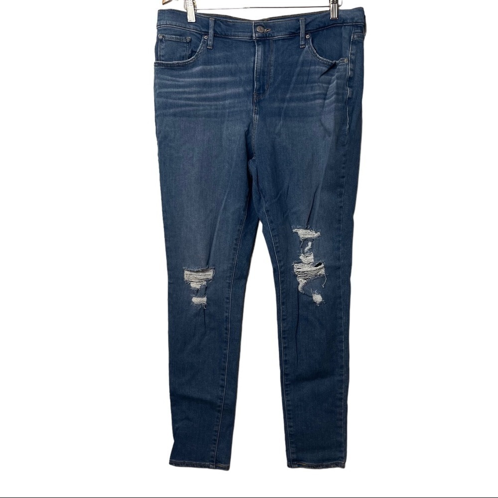 Levi’s 721 Distressed Ripped Torn Light Wash High Rise Skinny Jeans